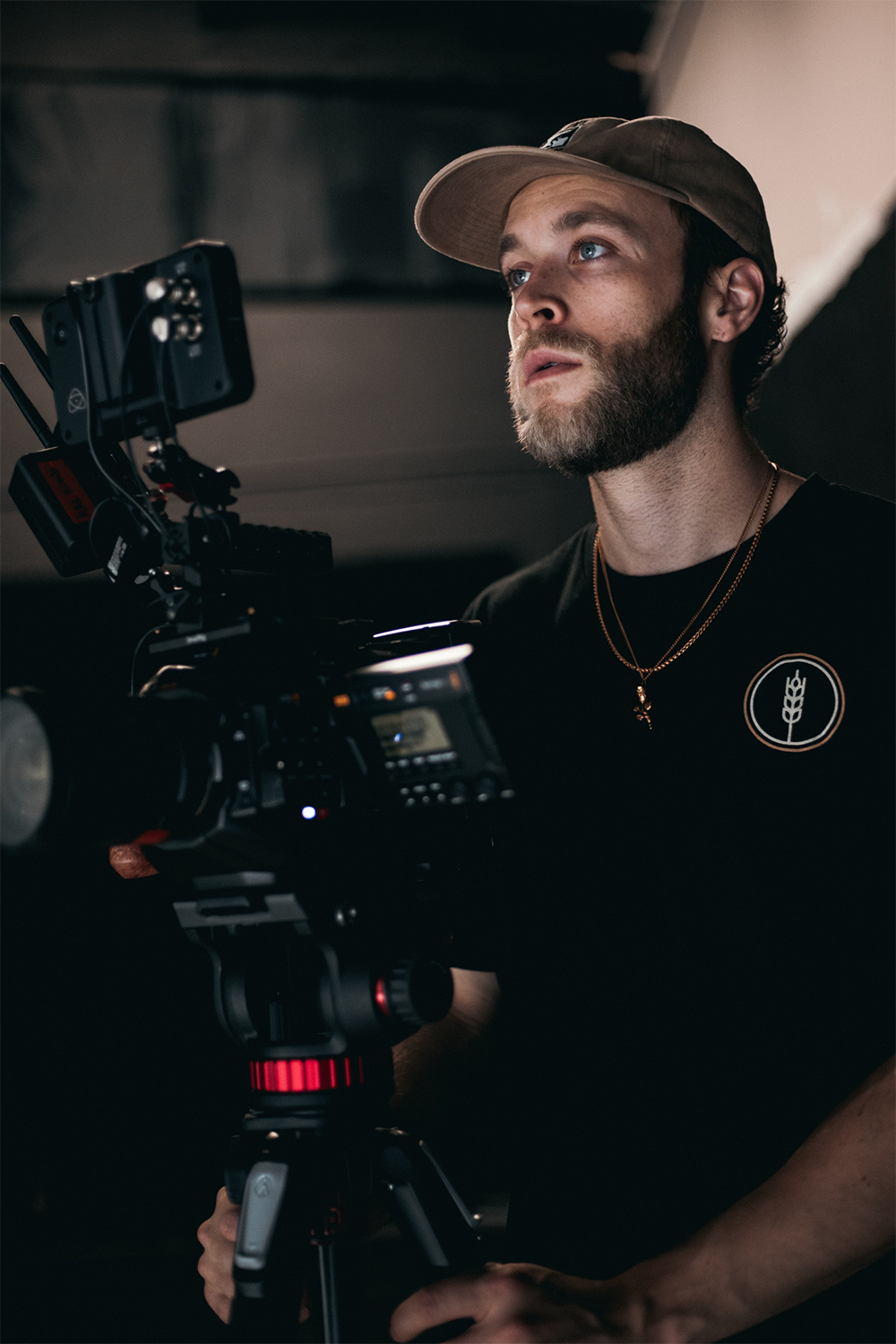 pexels-kyle-loftus-5022807
